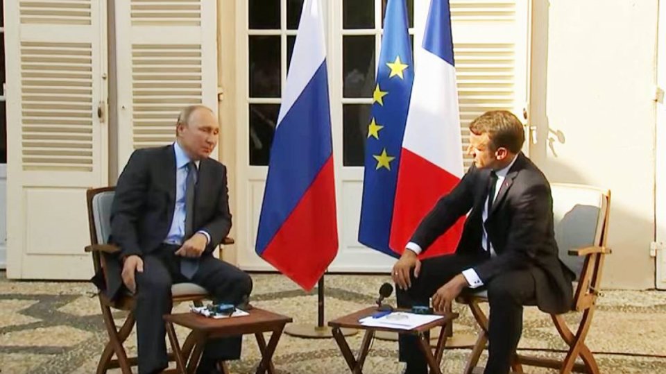 Vladimir Putin a Emmanuel Macron